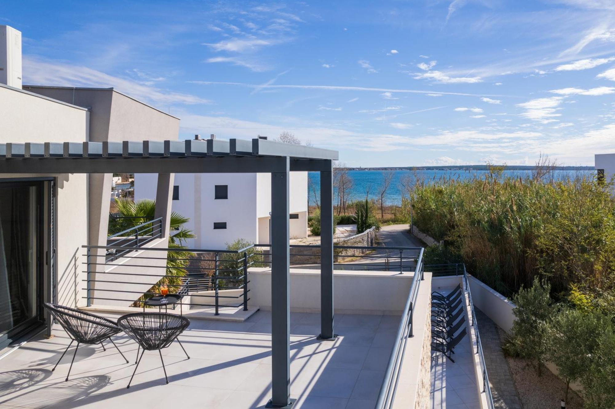 Villa Roca With Heated Pool And Sauna Privlaka  Buitenkant foto