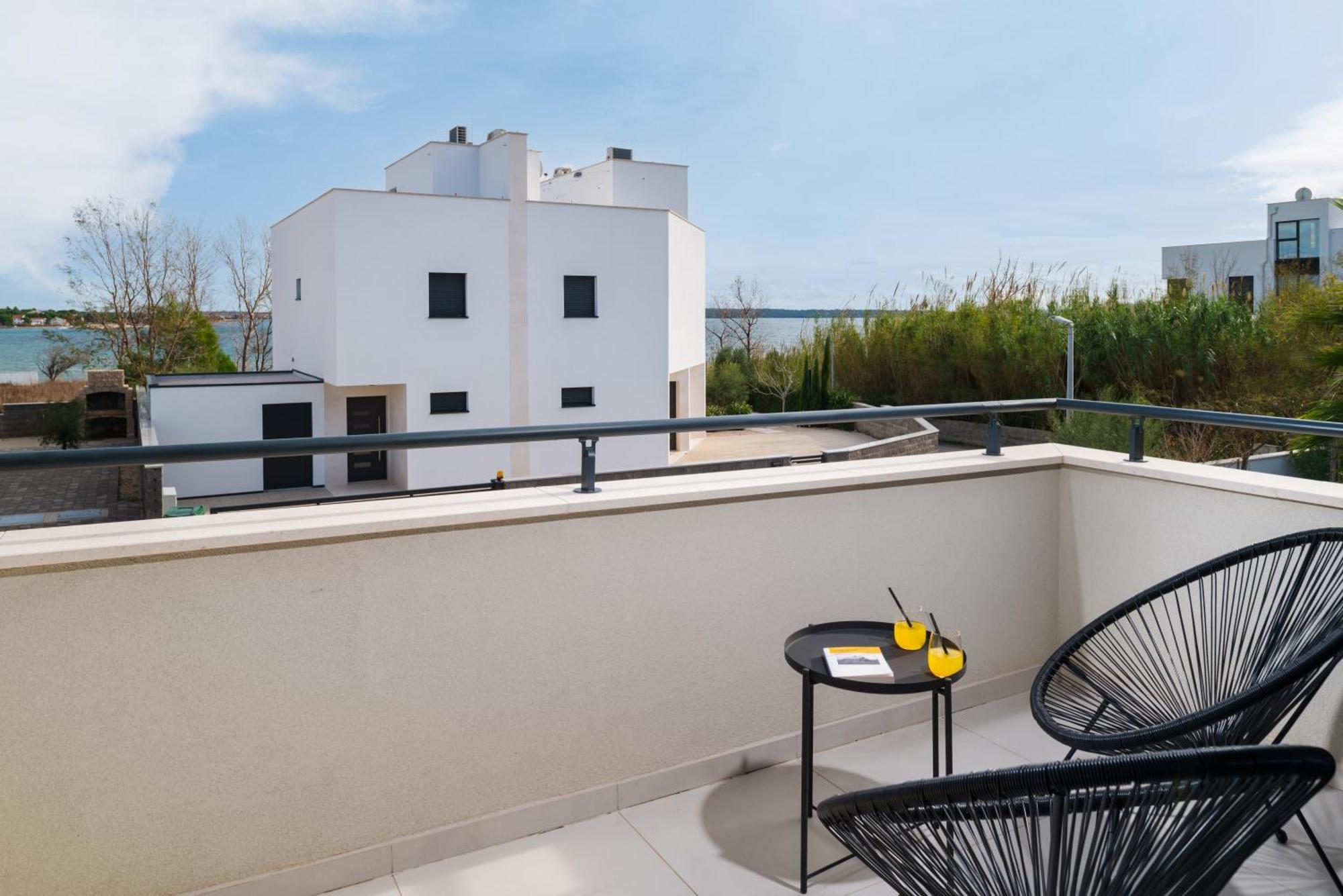 Villa Roca With Heated Pool And Sauna Privlaka  Buitenkant foto