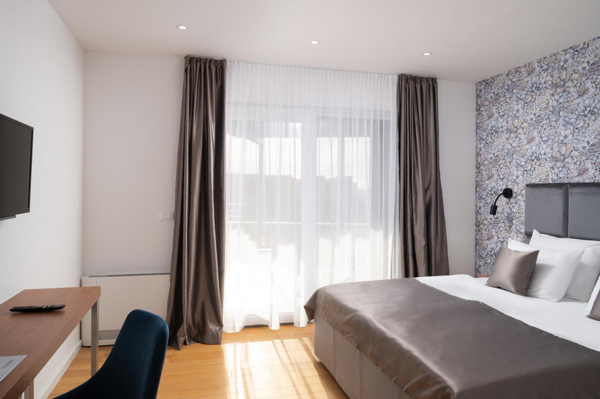 Villa Roca With Heated Pool And Sauna Privlaka  Buitenkant foto