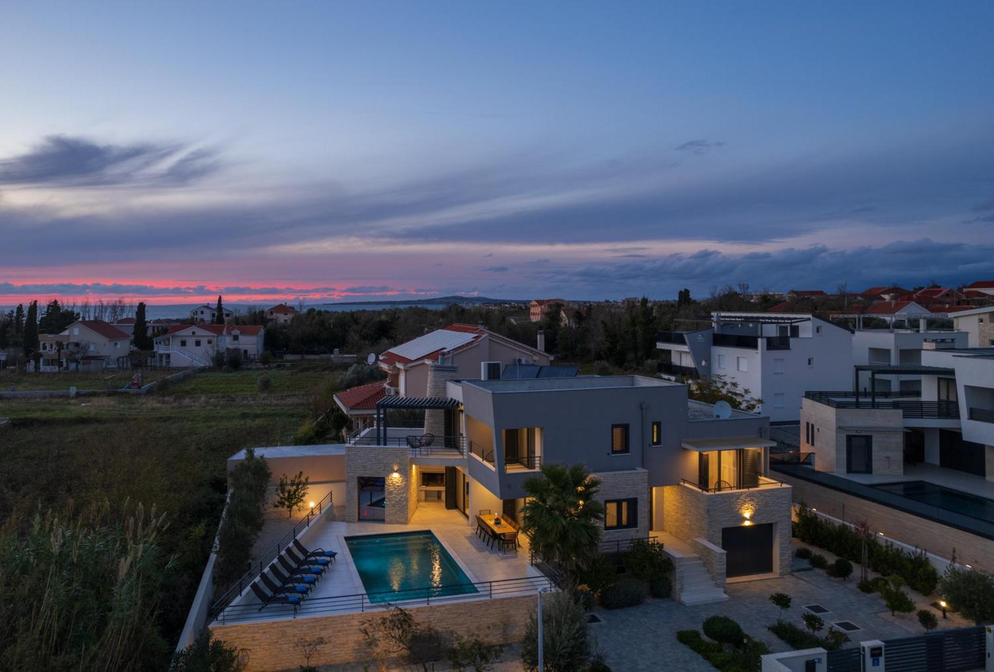 Villa Roca With Heated Pool And Sauna Privlaka  Buitenkant foto