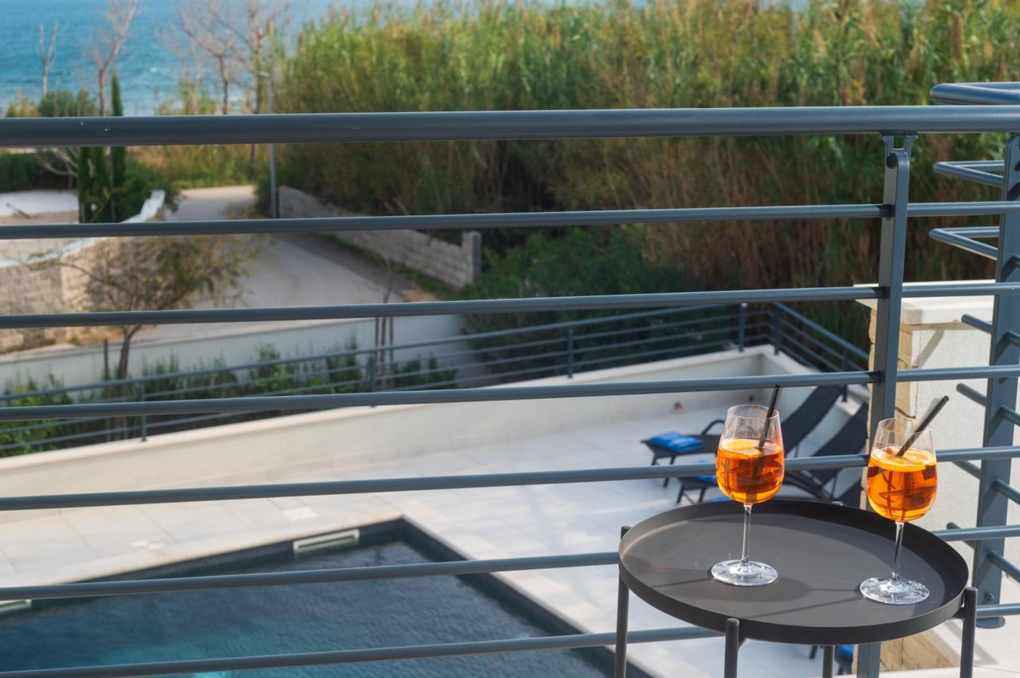 Villa Roca With Heated Pool And Sauna Privlaka  Buitenkant foto