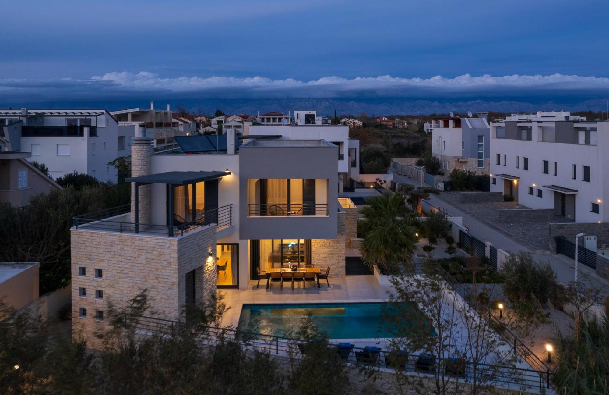 Villa Roca With Heated Pool And Sauna Privlaka  Buitenkant foto